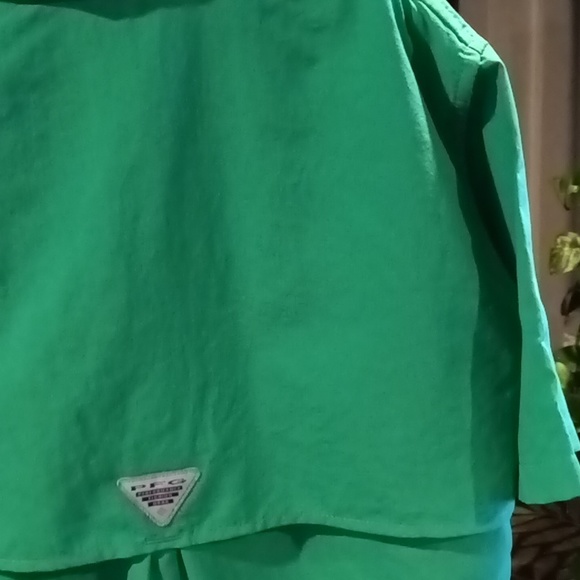 FINAL PRICE Columbia PFG kelly green s/s shirt w mesh backing, flap in back Lg - Picture 6 of 7